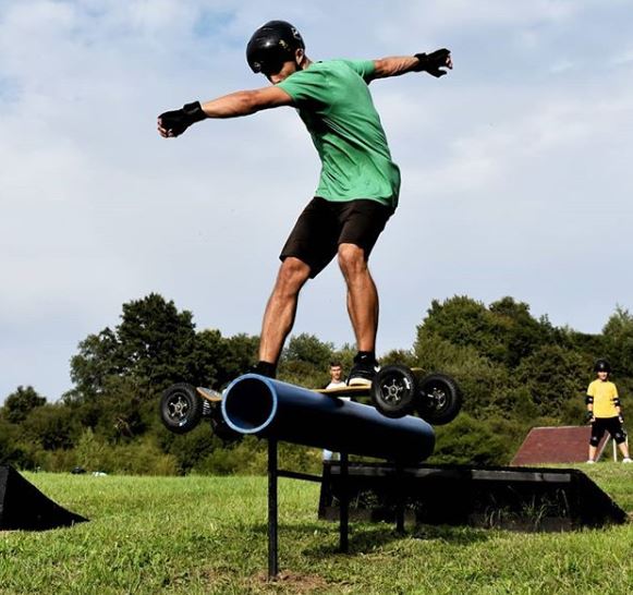 mountainboarding